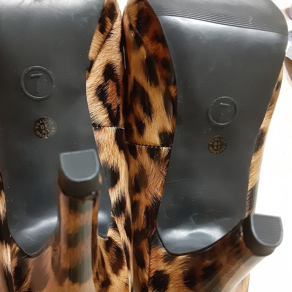 Heels - Picture 4 of 4